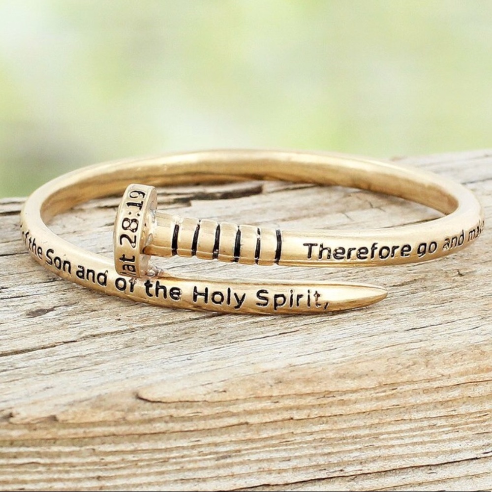 🚨SALE🚨Goldtone Matthew 28:19 Nail Bracelet